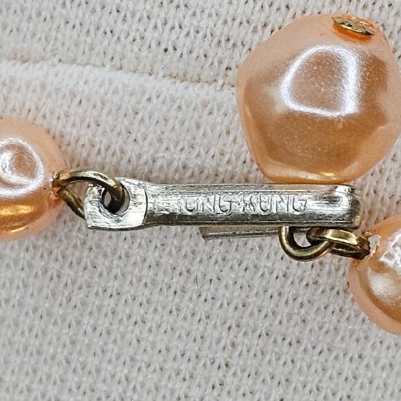 Vintage Costume Jewelry Peach Ombre 4 Layer Faux Pearl Necklace Clip On Earrings - Picture 6 of 12